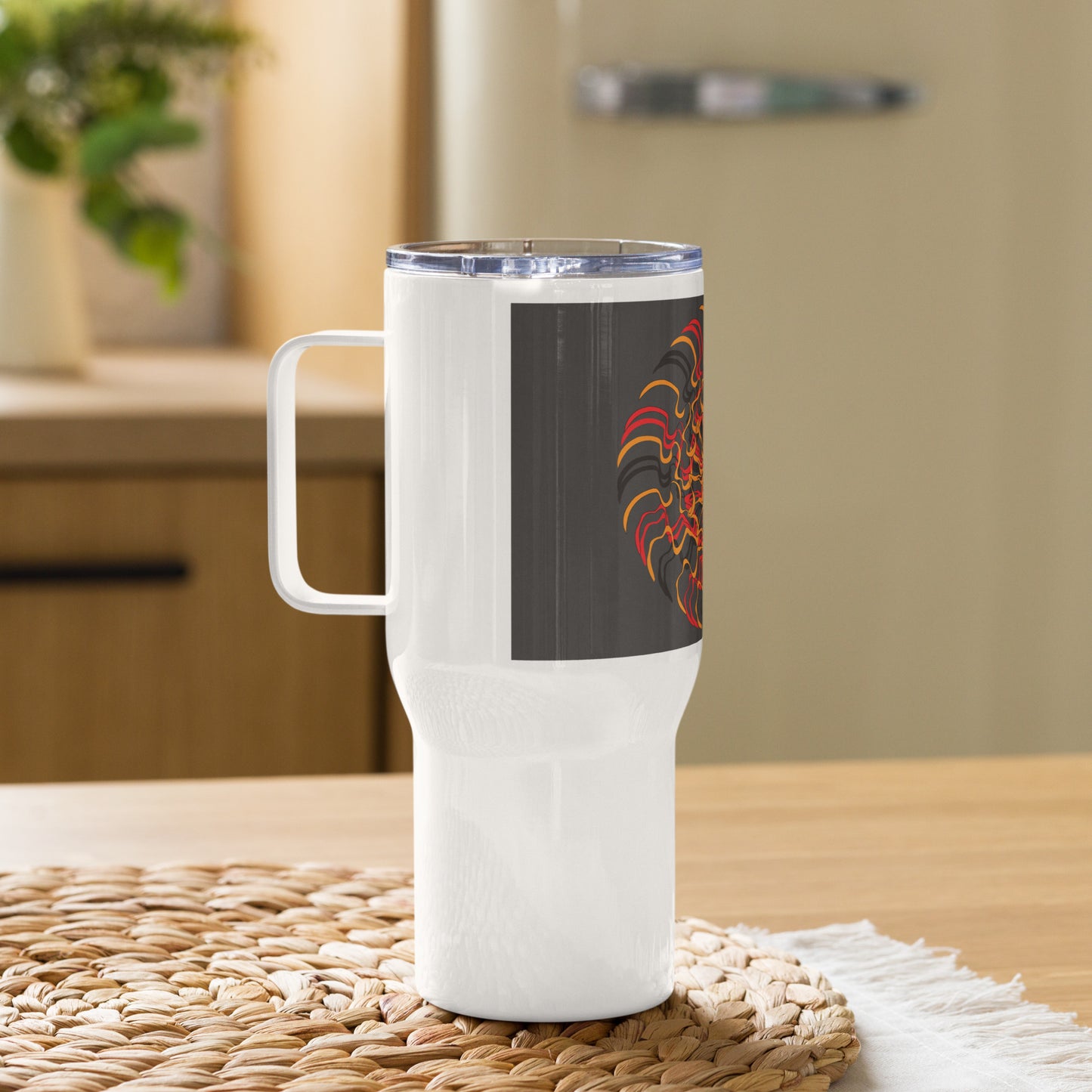 Travel mug with a handle