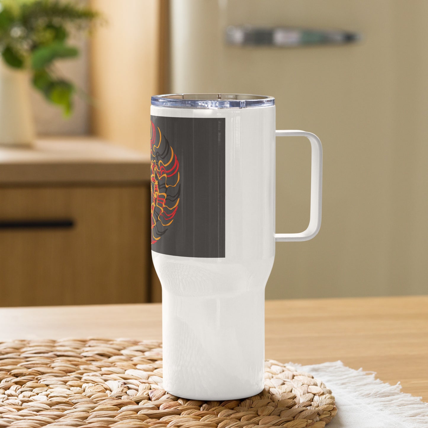 Travel mug with a handle