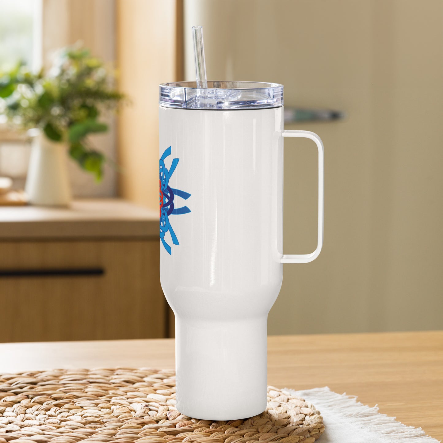 Travel mug with a handle